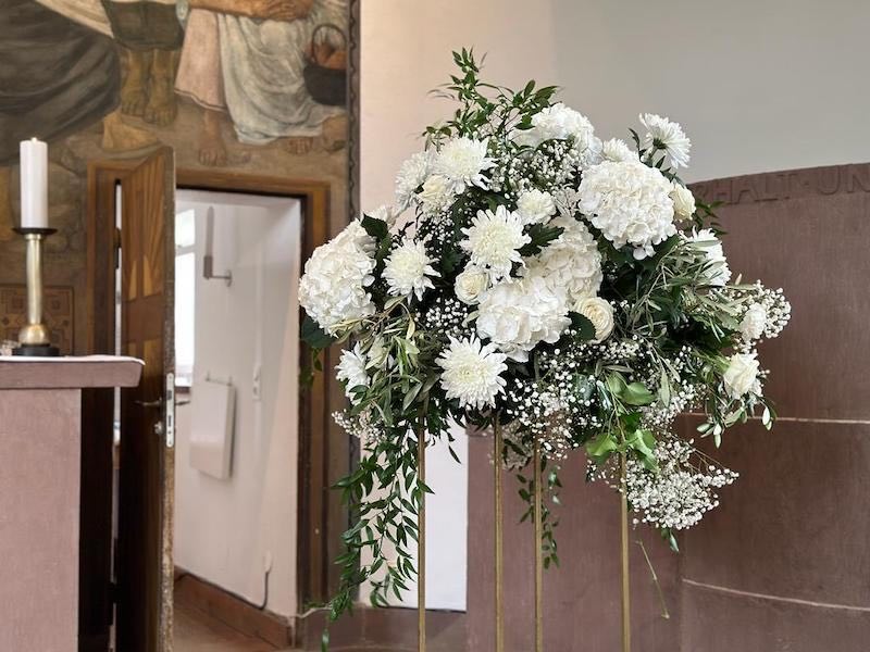  Was beim Blumenschmuck in Kirchen zu beachten ist